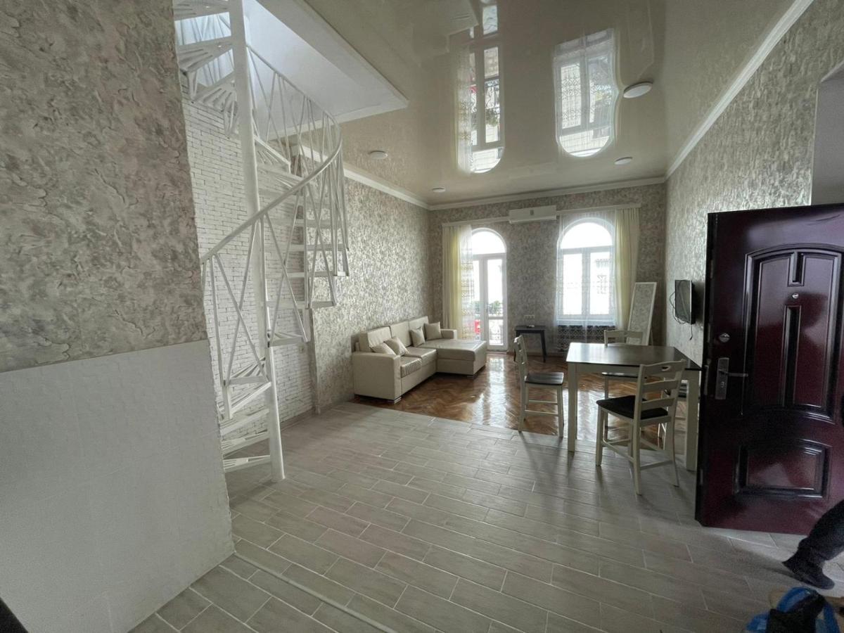 Центр Города Батуми Apartment Rustaveli 13 Eksteriør bilde